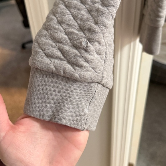 Patagonia Quilted Pullover in Gray and Peach - Picture 2 of 4